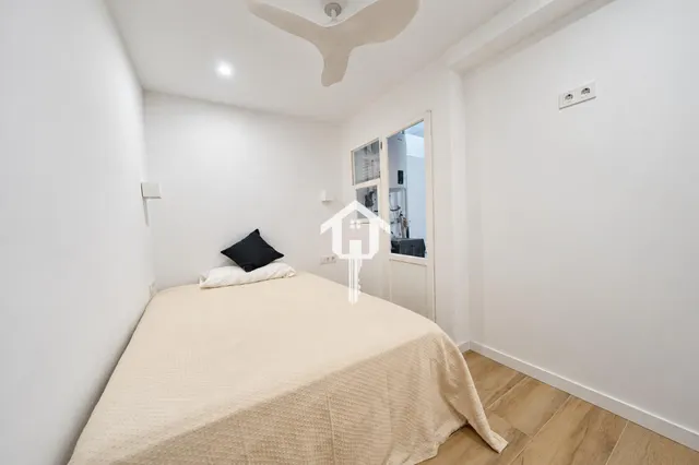 Entreplanta totalmente reformada con 2 patios en exclusiva en zona benalúa de Alicante — 30