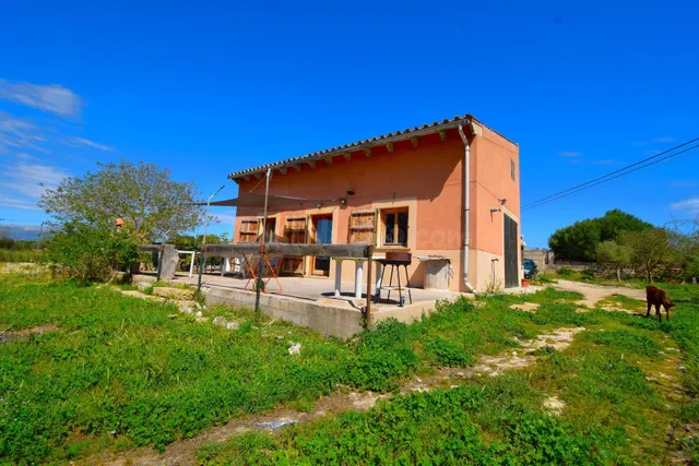 Finca rústica con vivienda en Muro
