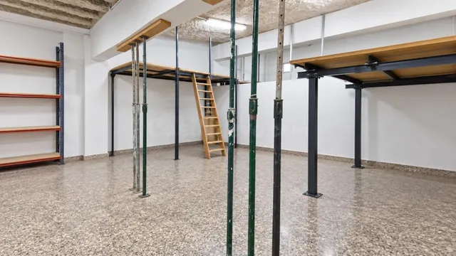 Local comercial en alquiler en russafa | 196 m2 | zona consolidada — 4