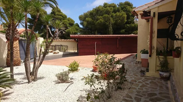 Villa en Benitachell con piscina y vistas al mar — 23