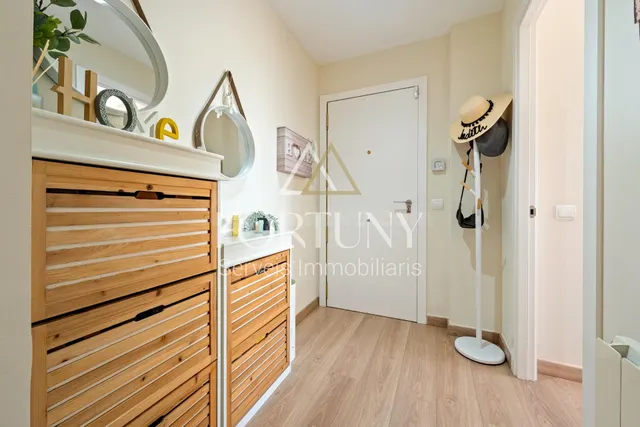 Piso en venta en Calle Antonia Abello i Filella, Reus. - foto 3