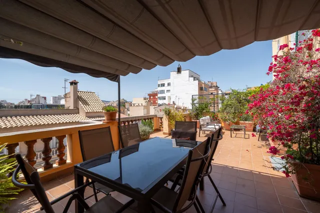 VENTA PISO CON TERRAZA — 24