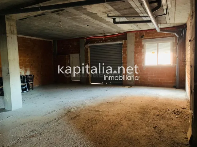 Local comercial en Albaida. — 3