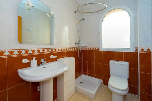 Villa en venta en Les Fonts, Benitachell, con piscina comunitaria y un gran potencial — 17