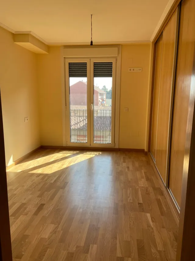 SE VENDE APARTAMENTO EN EL CENTRO DE VALENCIA DE DON JUAN, EXTERIOR, 74 M2,  2 HAB, 2 BAÑOS. — 6