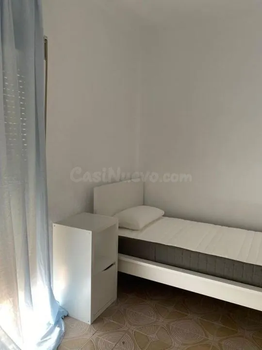 Piso para estudiantes en La Chana (Calle Sagrada Familia) – 4 habitaciones exteriores, aire acondicionado y muy luminoso (REF: DLR 870) — 12