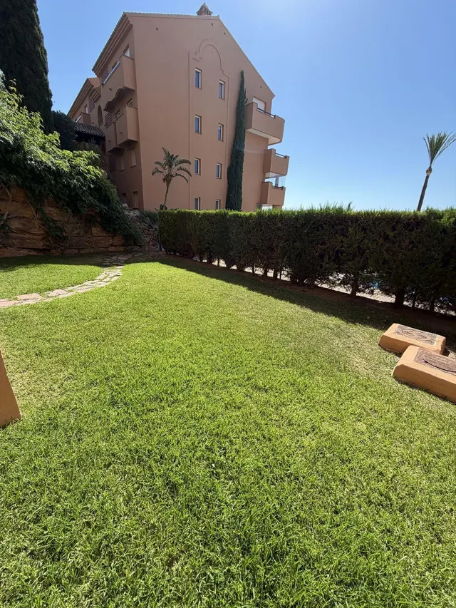 Exclusivo apartamento de 2 dormitorios con vistas panorámicas a la montaña en La Mairena 80m2 de jardin/50m2 de terraza — 25