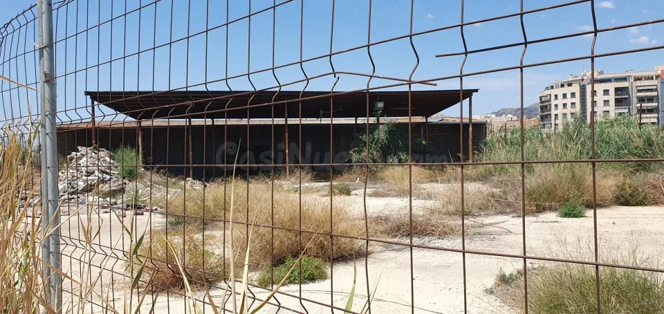 Solar en venta - Avda. Teodomiro