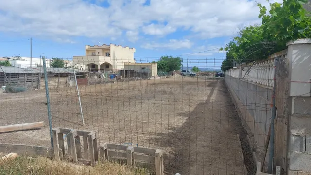 ¡No te lo Pierdas! 2049 m2 de Terreno Mixto en Deltebre - foto 3
