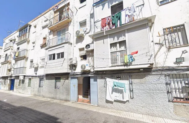 SE VENDE PISO OKUPADO EN Calle Uruguay Nº 4 San Juan de Azna
