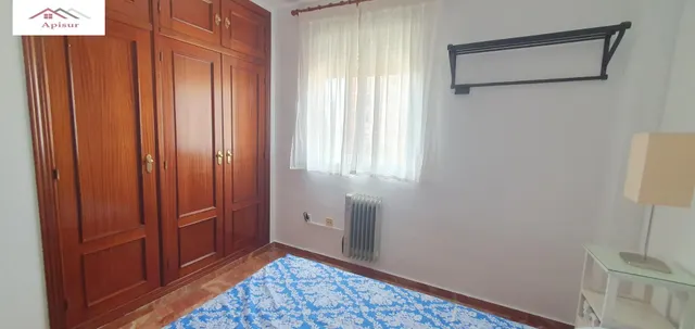 SE ALQUILA APARTAMENTO EN ZONA UNIVERSIDAD — 6