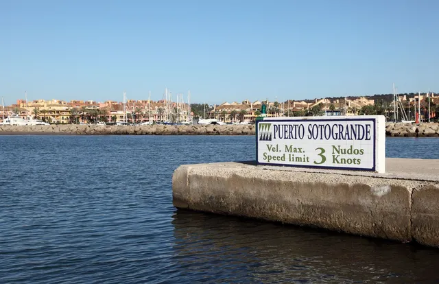 Local comercial 200m² en venta - San Roque Pueblo — 6