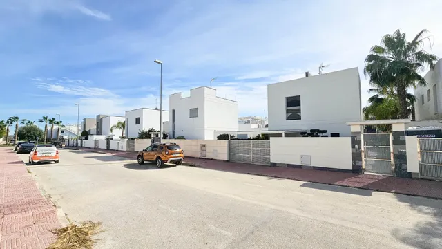 Villa 3 habitaciones 125m² en venta - Cuidad Quesada — 46