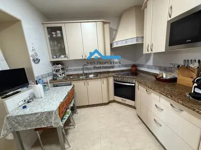 Finca con 4 Viviendas Reformadas y Gran Terreno en La Vila - foto 4
