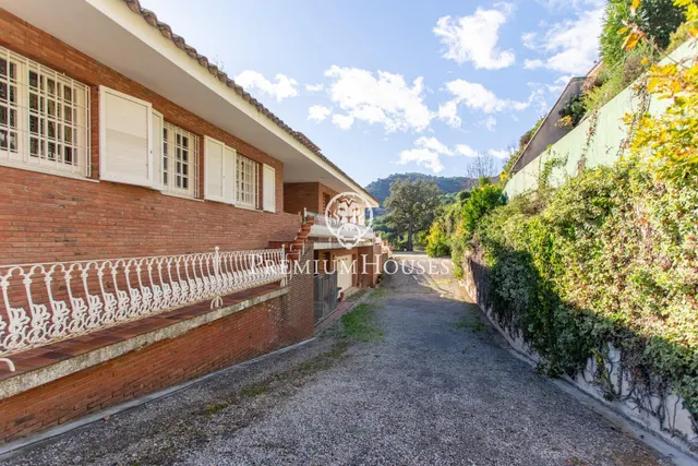 Espectacular casa con con 6.000m2 de parcela e impresionantes vistas al mar — 39
