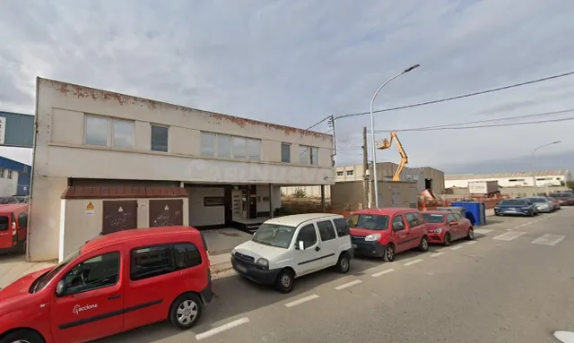 MARAVILLOSA NAVE INDUSTRIAL en Calle Artesans 11A de Valls ( - foto 2