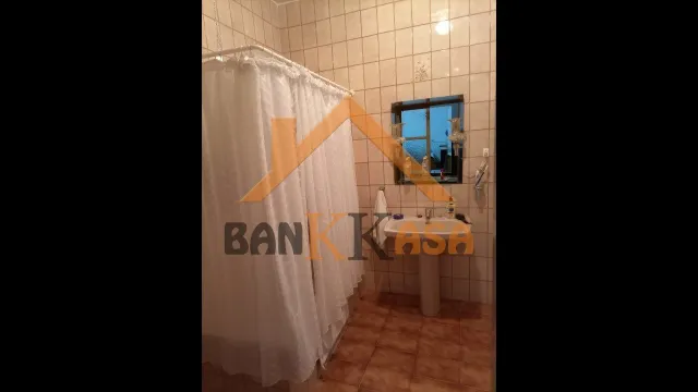 SE VENDE CASA CON LOCAL ABAJO EN FIÑANA ZONA CENTRO — 35