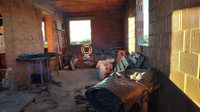 Oportunidad en Arrope (Cáceres): Vivienda para finalizar a t - foto 4