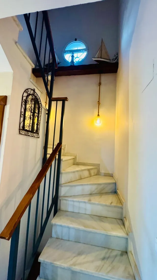 Chalet independiente con piscina, jardín y aparcamiento privado — 22