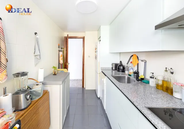En Venta Piso de 4 dormitorios con ascensor, ideal para reformar a tu gusto. — 7