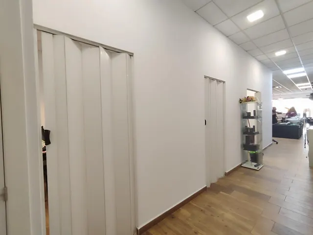 Excelente local reformado en venta — 10