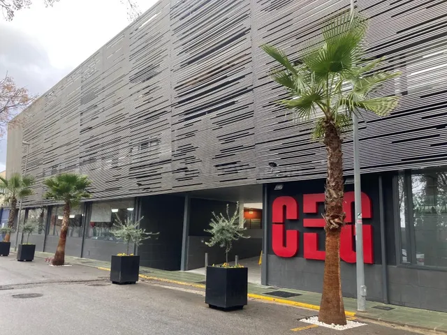 ALQUILER DE OFICINA, EN CENTRO DE EMPRESAS — 3