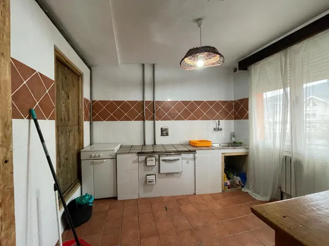 SE VENDE CASA EN CORULLÓN — 7