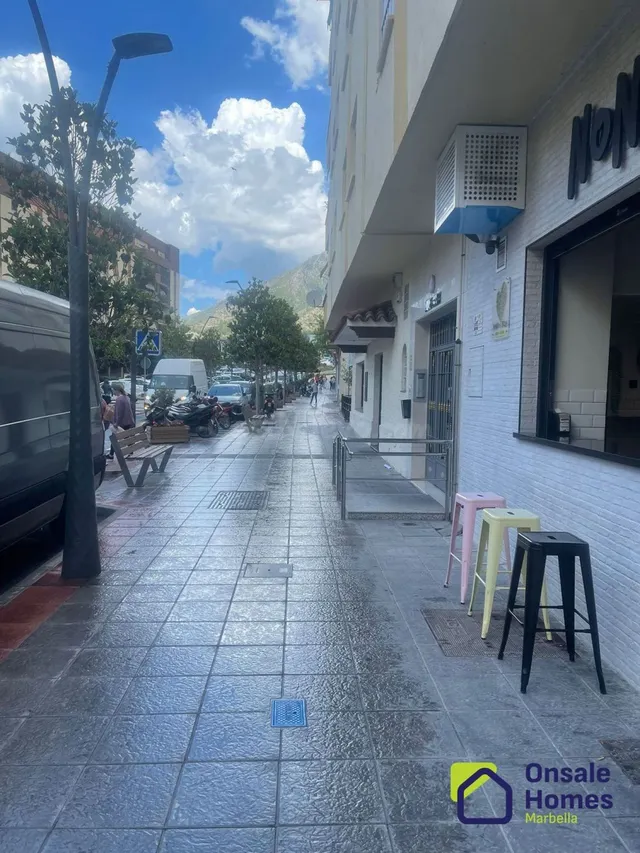 Local comercial 68m² en venta - Marbella Pueblo - foto 2