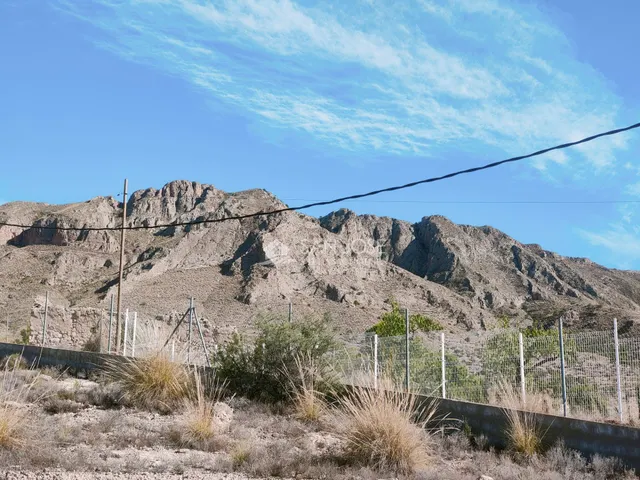 SE VENDE CHALET DE OBRA NUEVA AL LADO DEL PUEBLO DE MACISVENDA-ABANILLA — 40
