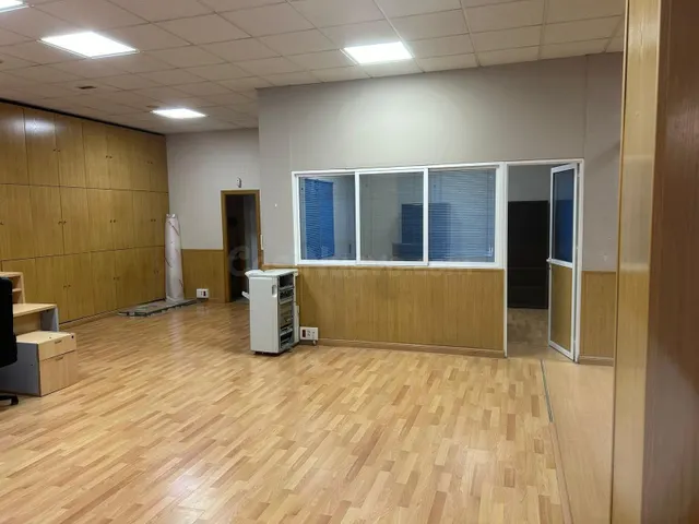 Amplio local comercial en el centro de Cáceres - foto 4