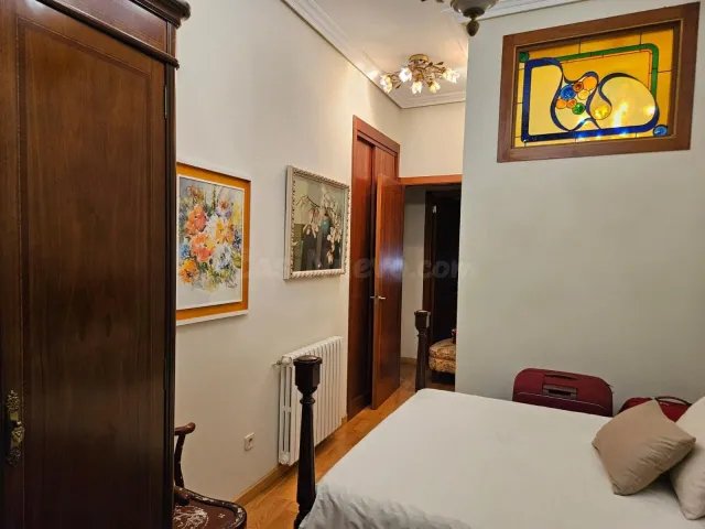 SE ALQUILA habitación AL LADO DE PLAZA MAYOR - foto 4