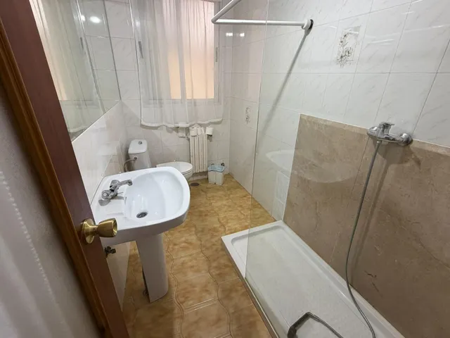 Venta albergue en el camino de Santiago en Cacabelos — 17
