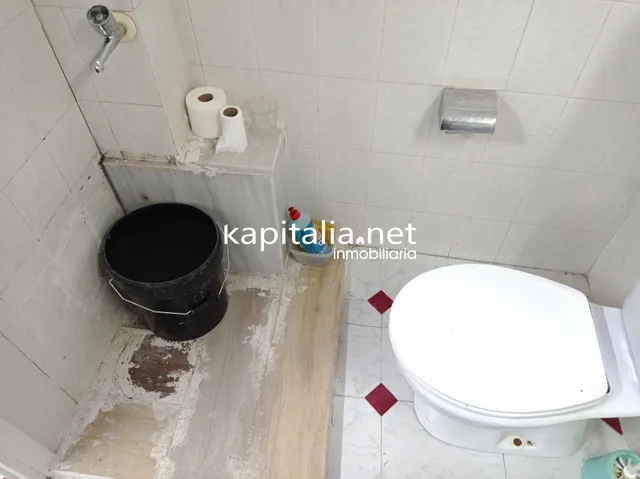 LOCAL COMERCIAL A LA VENTA EN ONTINYENT, UBICADO EN LA CALLE MAYOR — 10