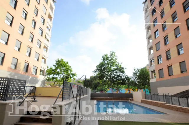 MAGNÍFICO PISO CON PISCINA, GARAJE Y TERRAZA EN BENIMACLET. — 16