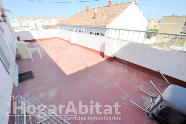 ÁTICO LUMINOSO CON GRAN TERRAZA, TODO AMUEBLADO Y CERCA DEL CENTRO — 12