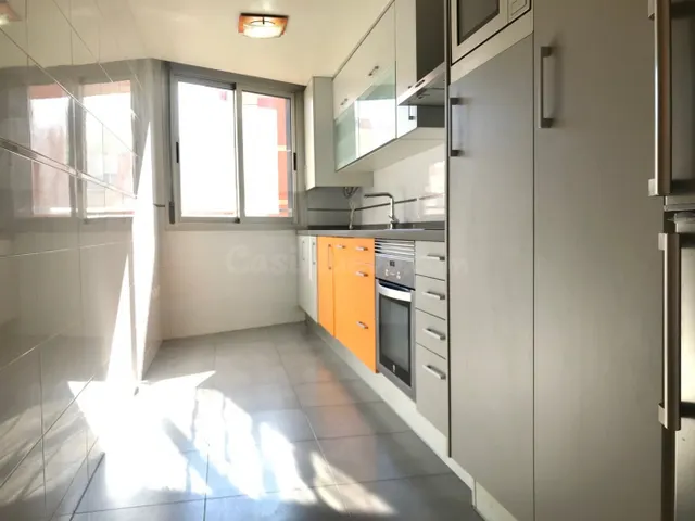 PISO DE TRES DORMITORIOS, CON PARKING Y TRASTERO - foto 5