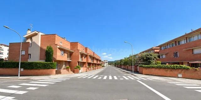 FANTÁSTICA CASA EN EL BARRIO DE SET CAMINS!