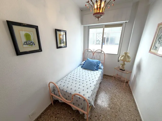 Vivienda de cuatro dormitorios en el centro de Alicante — 38
