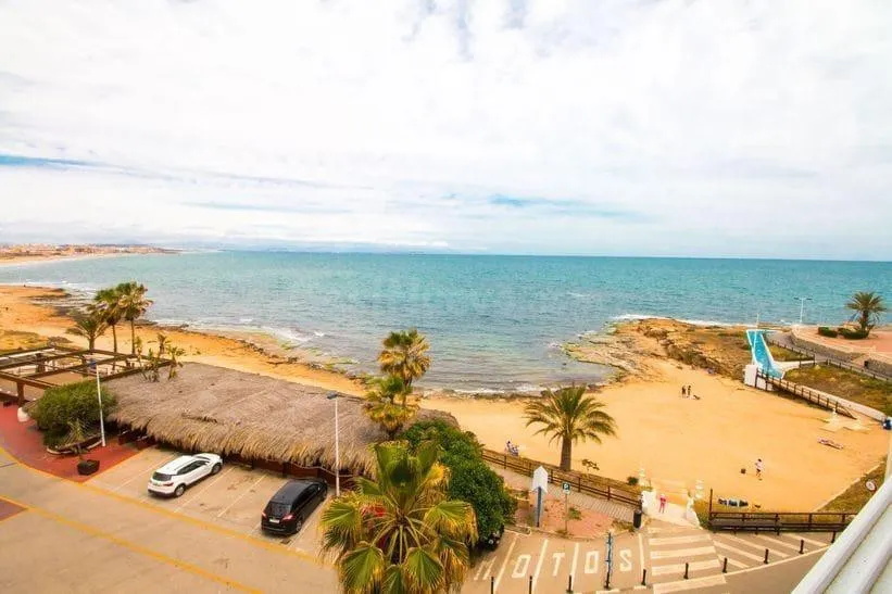 Apartamento reformado con vistas al mar en Cabo Cervera, Torrevieja