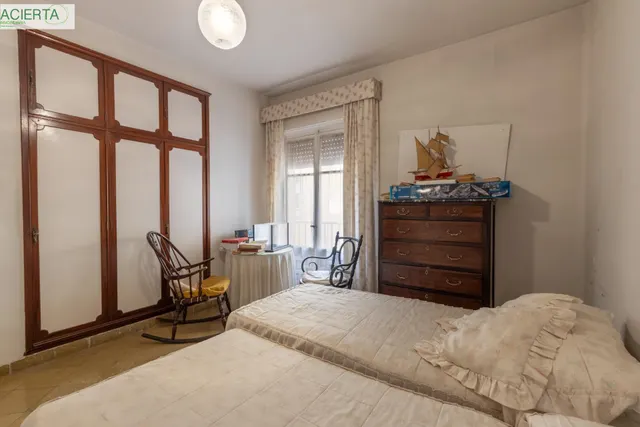 EXCLUSIVA VIVIENDA SEÑORIAL EN ANGEL GANIVET, EN PLENO CORAZON DE GRANADA — 19