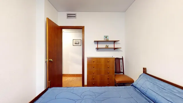 Amplio piso de 141 m2 con cochera y trastero en calle Gonzalo Ximénez de Quesada — 33