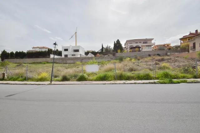 PARCELA EDIFICABLE EN EL BARRIO DE MONACHIL — 20