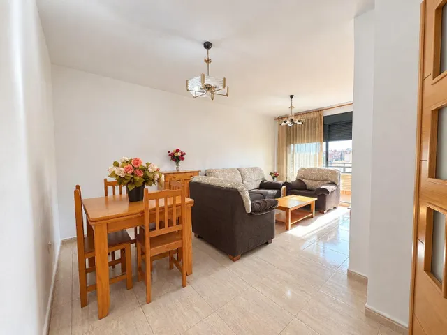 Piso muy luminoso en venta en zona Alcampo - foto 3