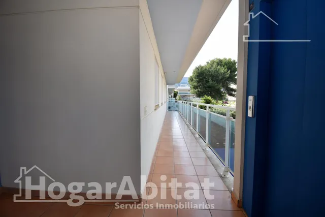 Seminuevo con terraza, piscina y garaje cerca de la playa — 32
