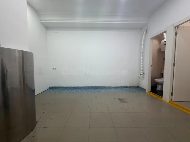 Bonito local en calle transitada - foto 5