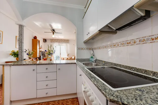 Apartamento 2 dormitorios con orientación sur y piscina comunitaria. — 8
