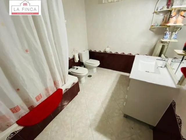 Gran Casa Independiente con piscina y zonas ajardinadas. — 35