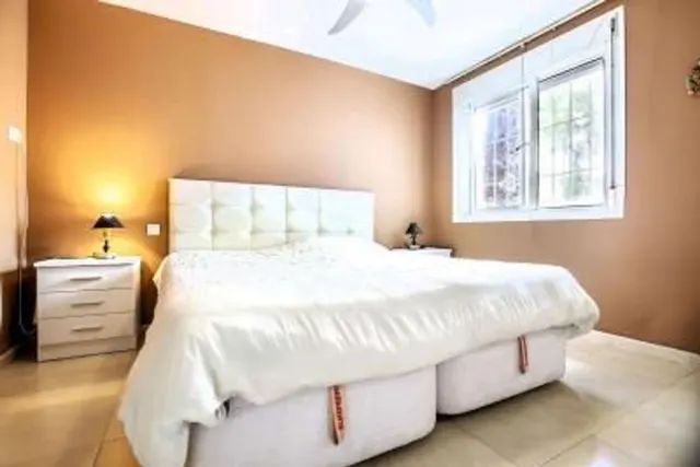 Lujoso apartamento en planta baja en Puerto Banús, Marbella — 19