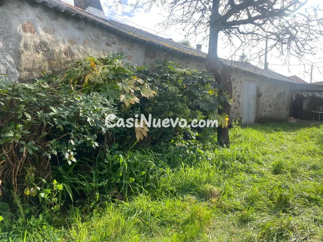 EN VENTA CASA DE PIEDRA CON TERRENO AMPLIO EN CALDAS DE REIS - foto 2