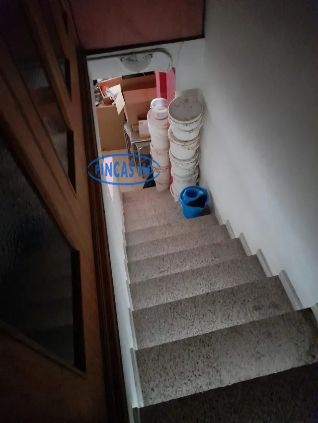 Local comercial situado en el barrio de Los Ángeles, a pocos metros de la Avenida de Teulada. — 5